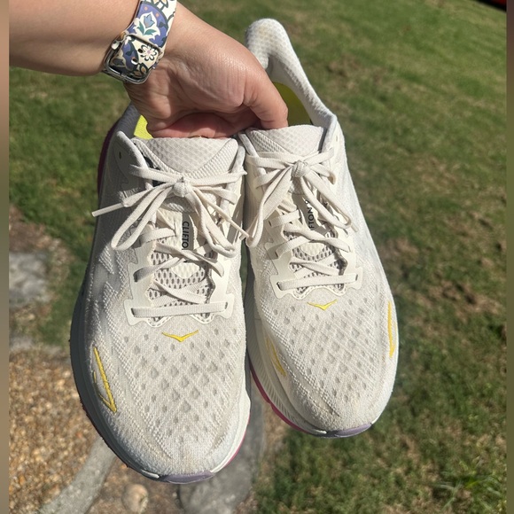 HOKA Clifton 9 size 11B women - Picture 14 of 14